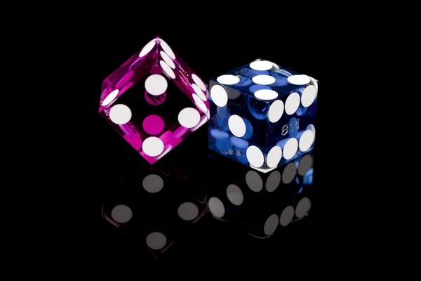 mahoni live-dealer studio with professional dealers and HD cameras